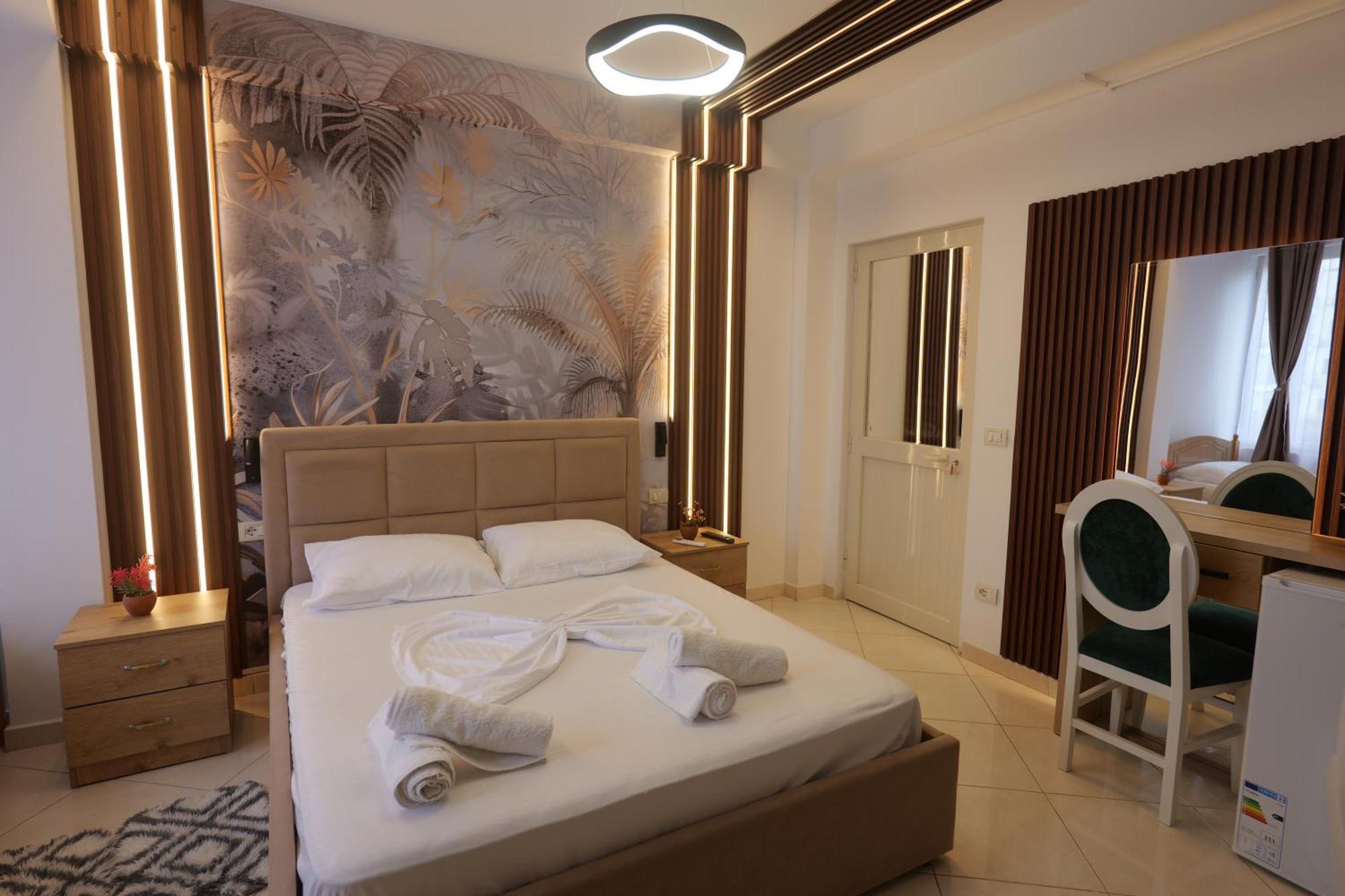 Golden Sleep Hostel Shkoder Luaran gambar