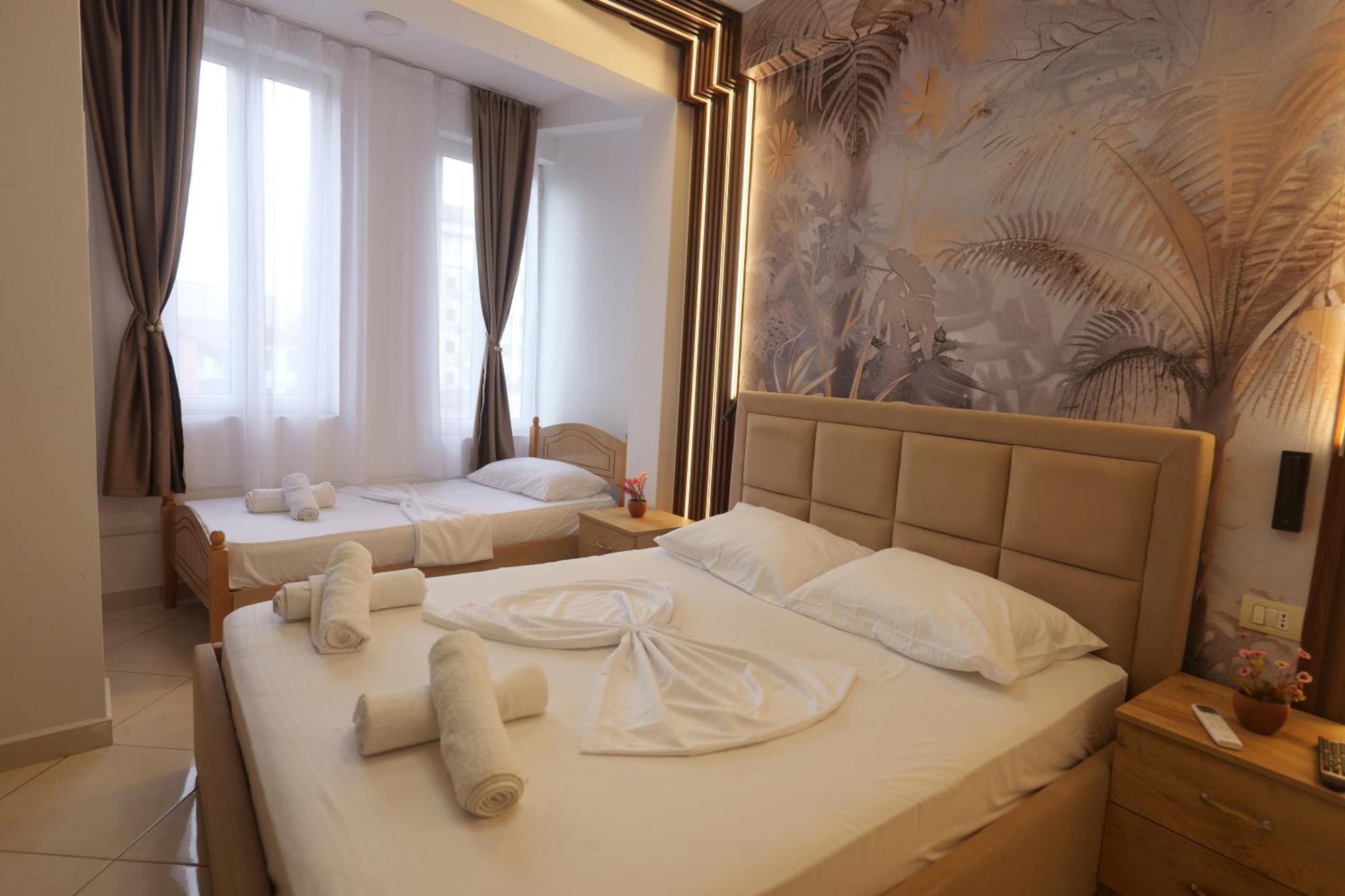 Golden Sleep Hostel Shkoder Luaran gambar