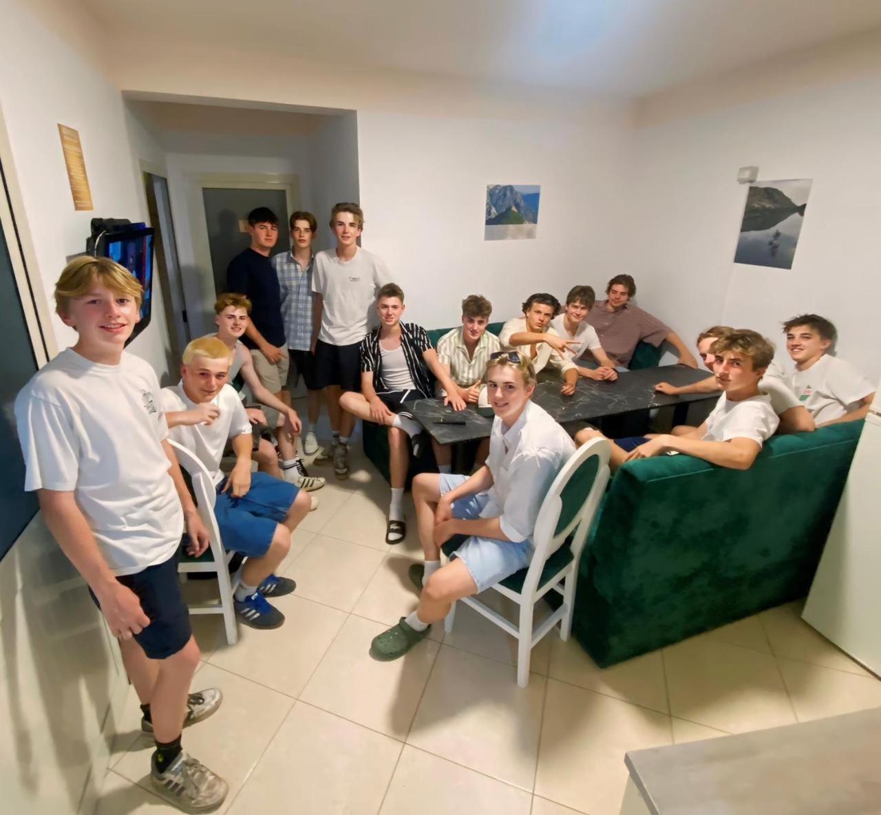 Golden Sleep Hostel Shkoder Luaran gambar