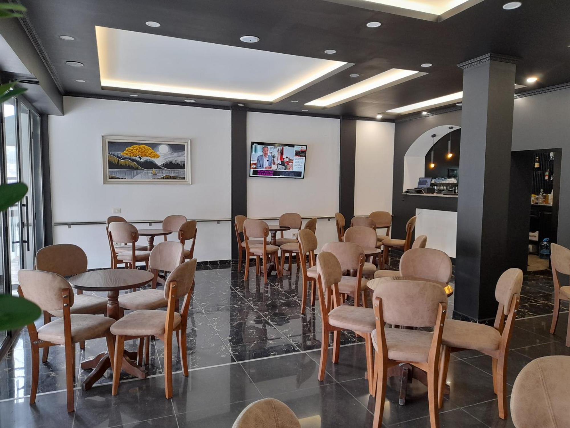 Golden Sleep Hostel Shkoder Luaran gambar