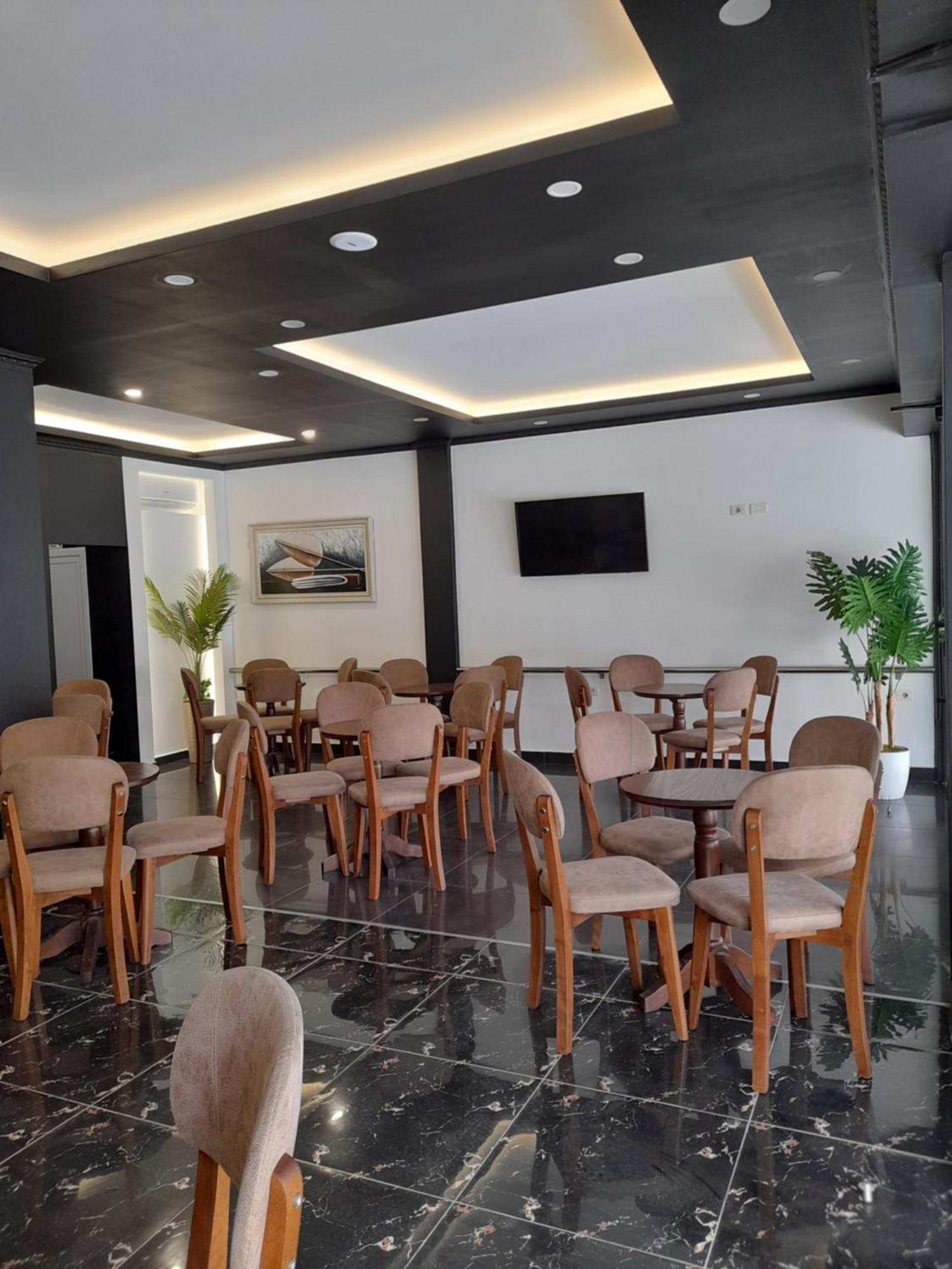 Golden Sleep Hostel Shkoder Luaran gambar