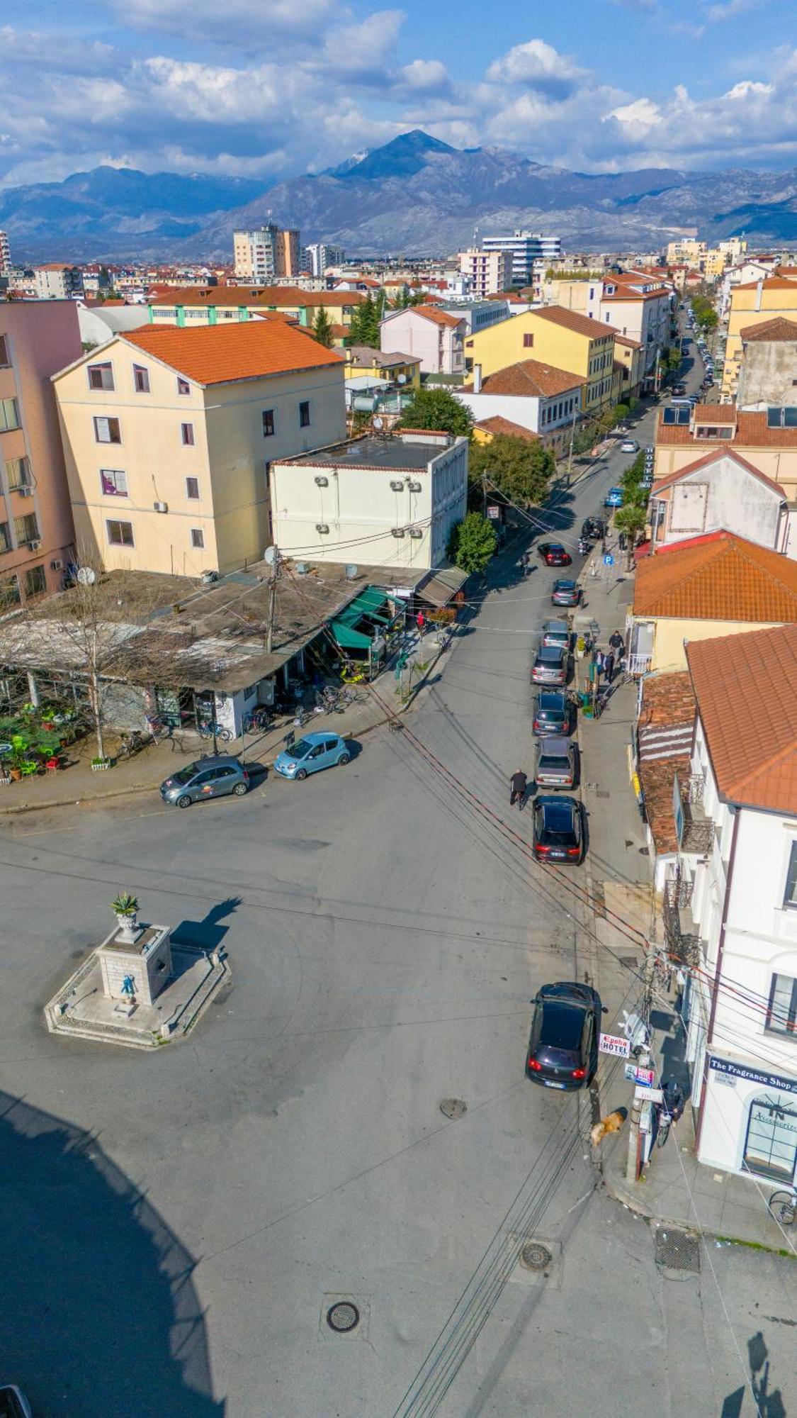 Golden Sleep Hostel Shkoder Luaran gambar