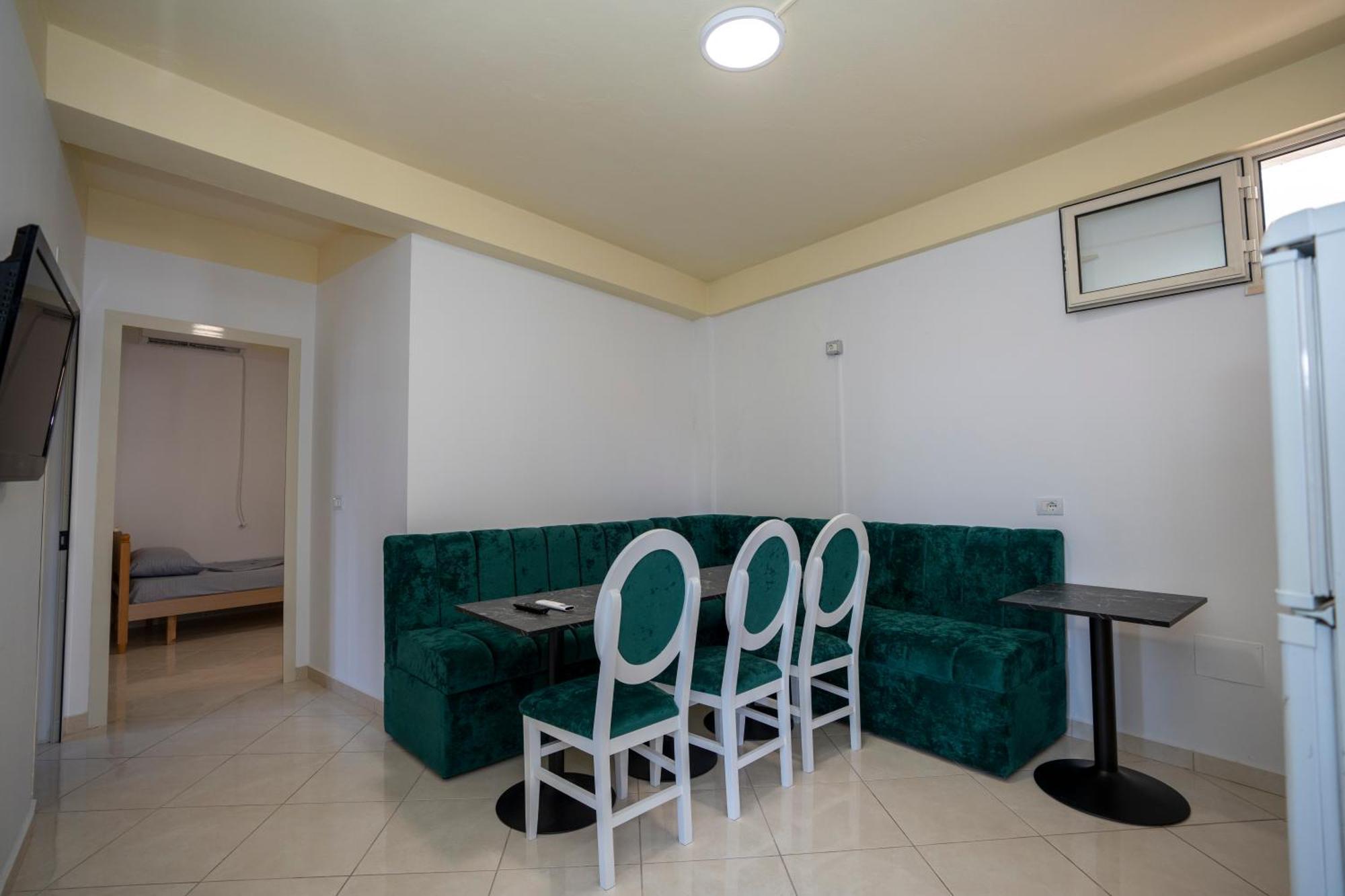 Golden Sleep Hostel Shkoder Luaran gambar