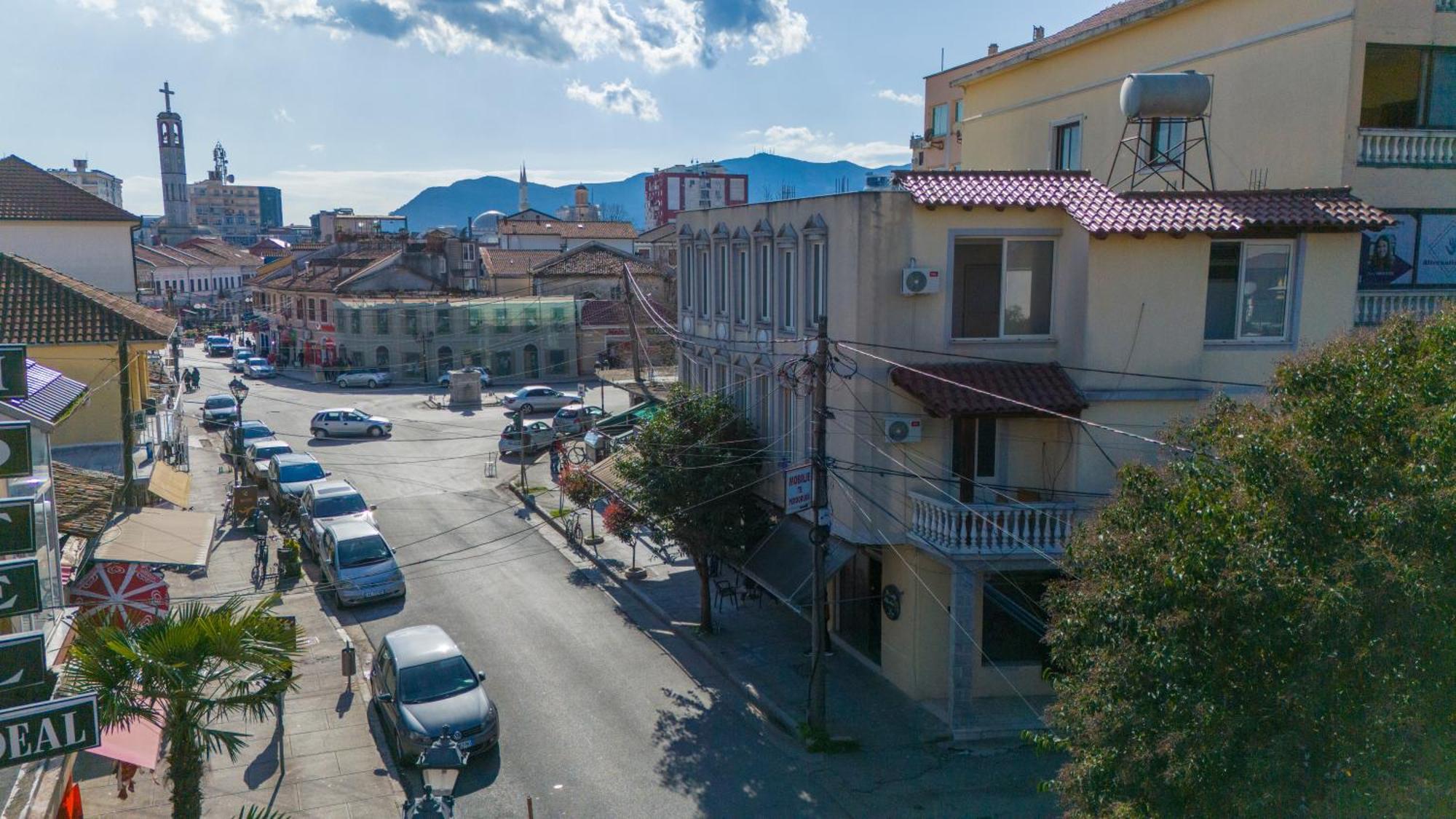 Golden Sleep Hostel Shkoder Luaran gambar