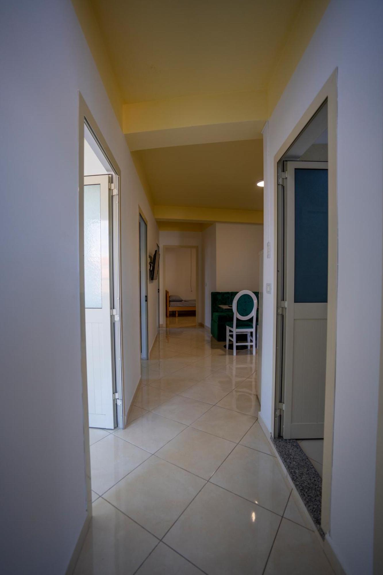 Golden Sleep Hostel Shkoder Luaran gambar