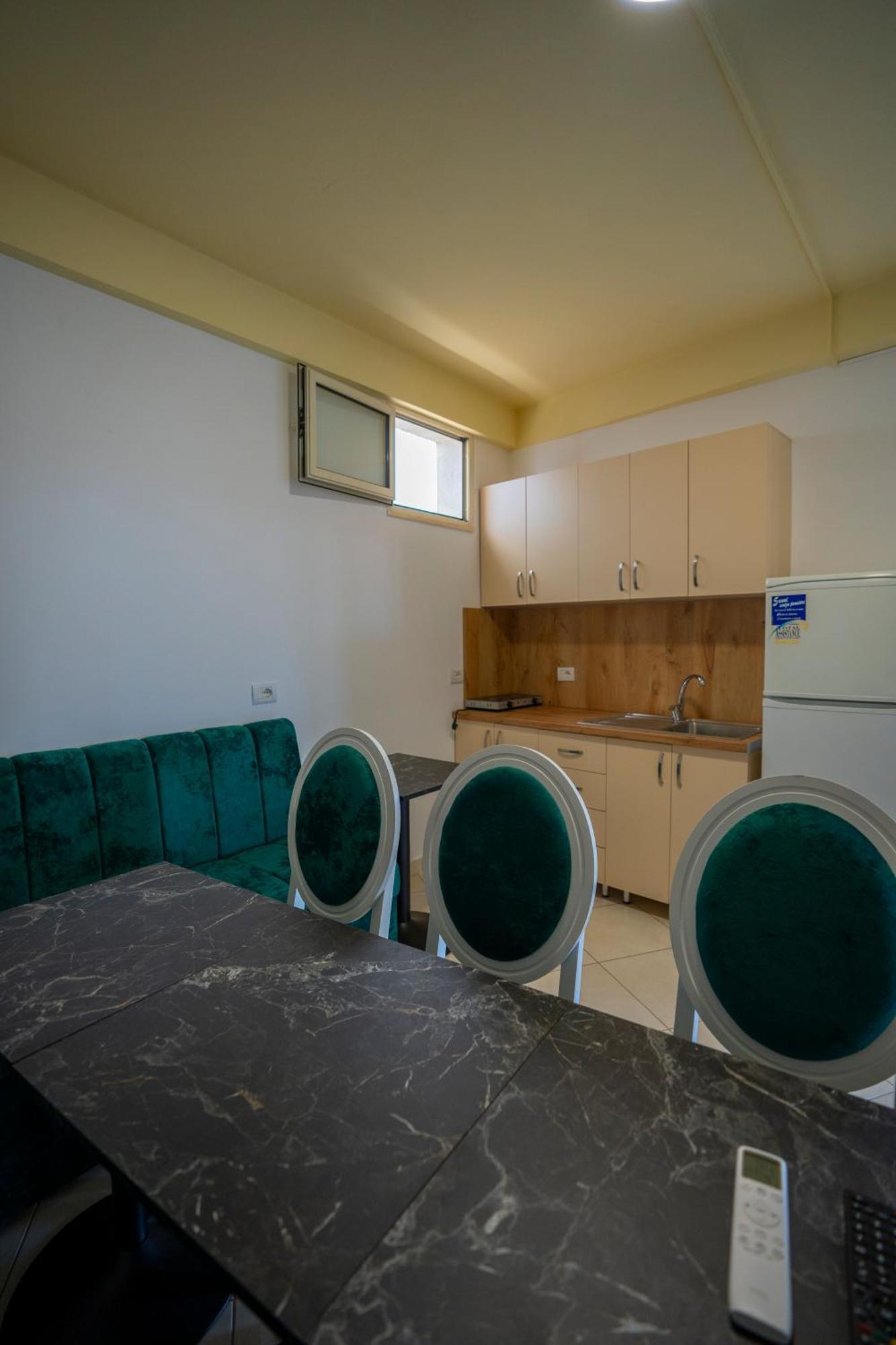 Golden Sleep Hostel Shkoder Luaran gambar